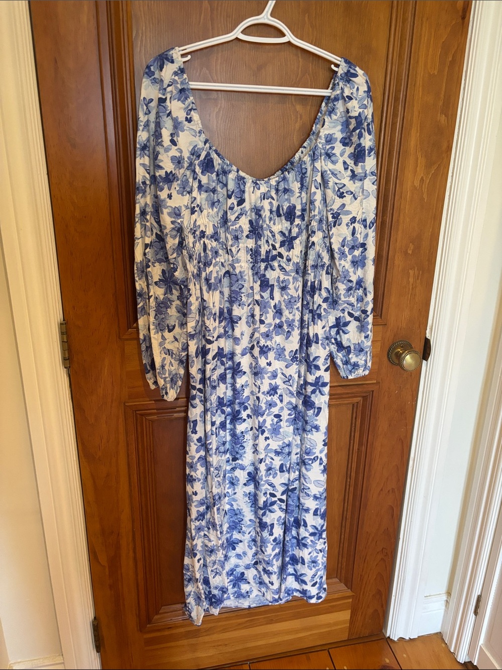 H&M White and Blue Floral Long Sleeve Midi Dress - Picture 5 of 6